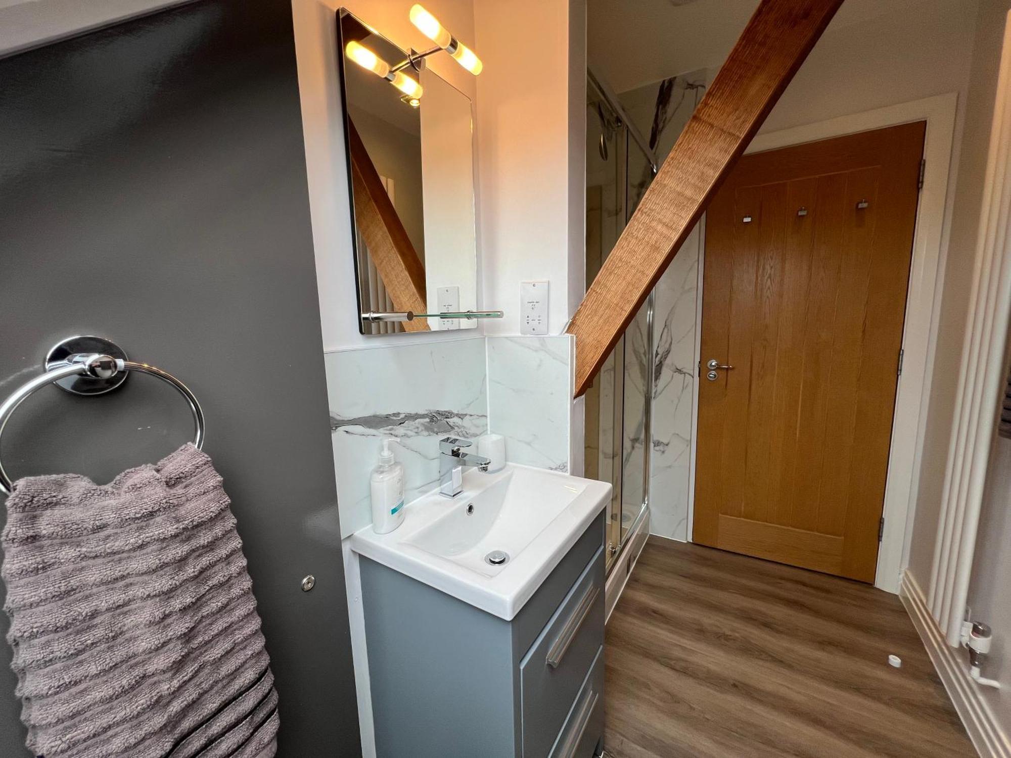 Glastonbury Secret Retreat - 1 Bd Split-Level Apt, Sleeps 3 Esterno foto