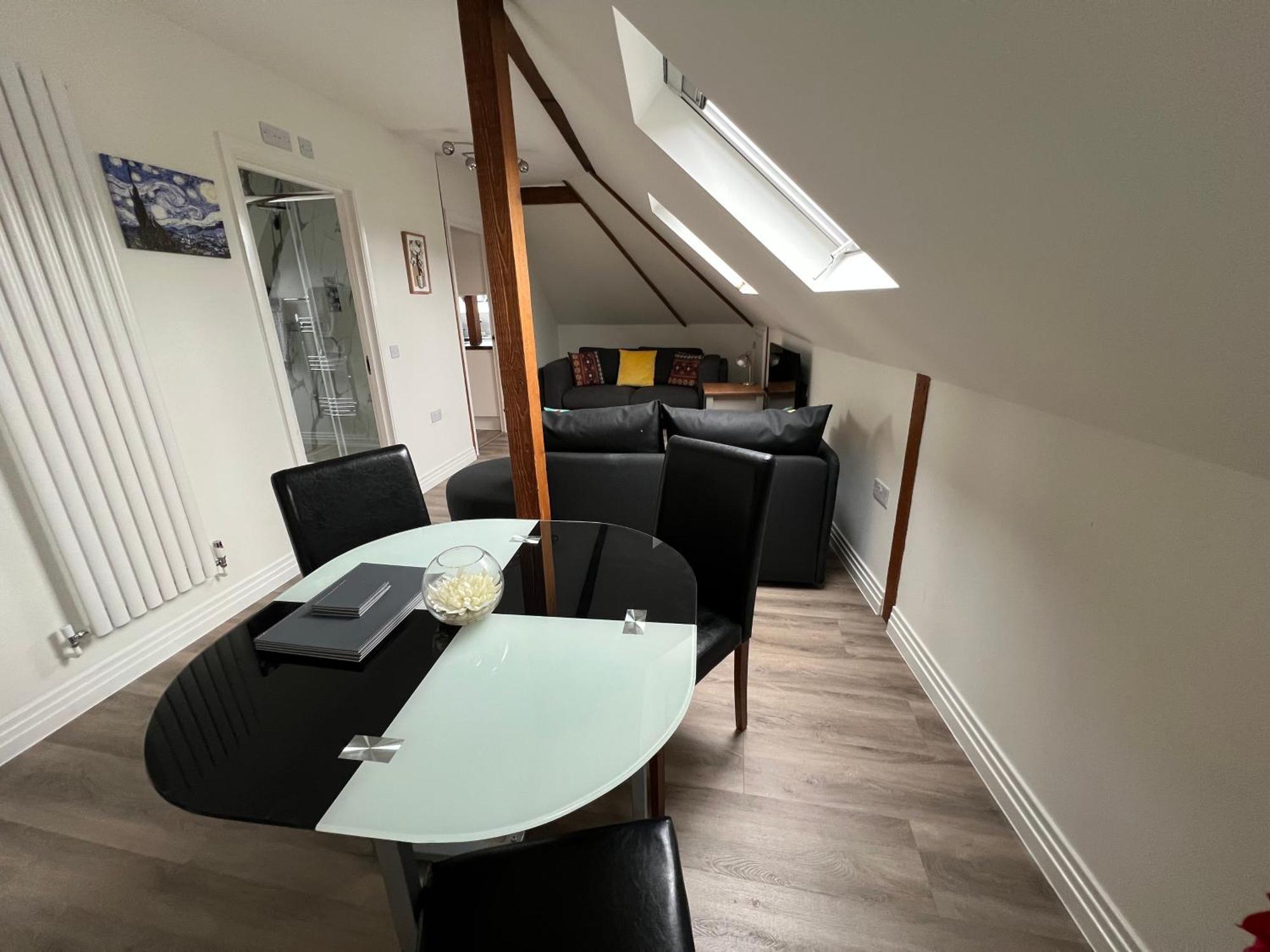 Glastonbury Secret Retreat - 1 Bd Split-Level Apt, Sleeps 3 Esterno foto