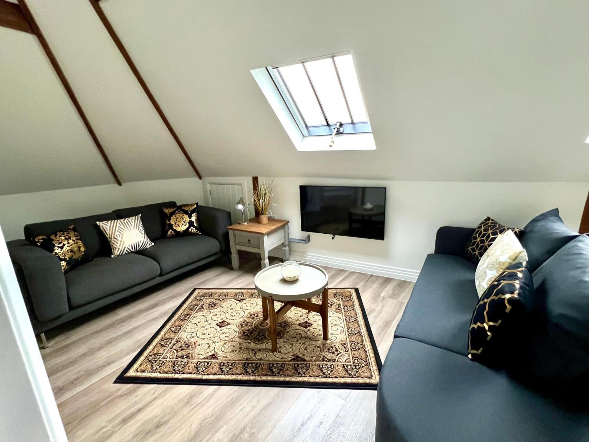 Glastonbury Secret Retreat - 1 Bd Split-Level Apt, Sleeps 3 Esterno foto