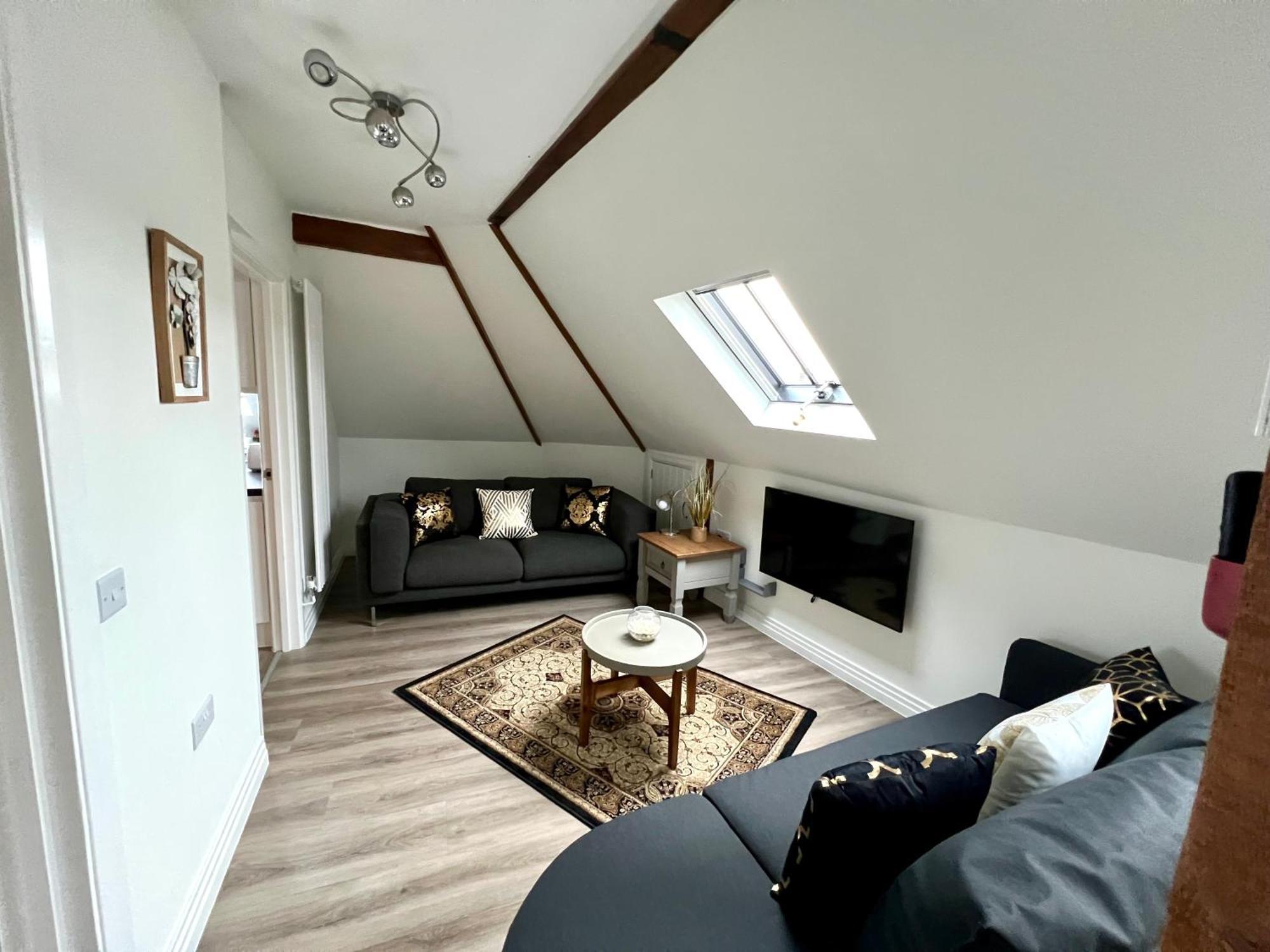 Glastonbury Secret Retreat - 1 Bd Split-Level Apt, Sleeps 3 Esterno foto