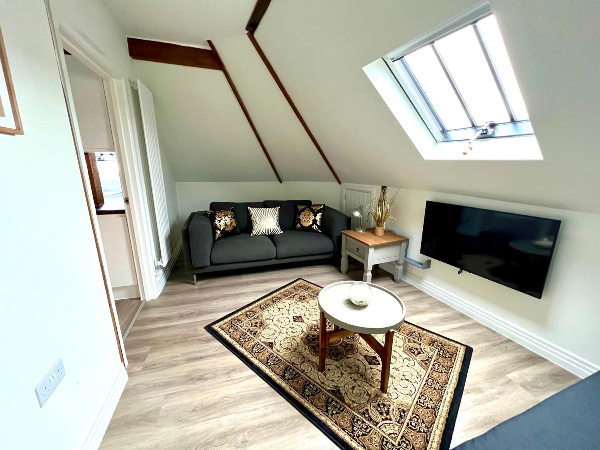 Glastonbury Secret Retreat - 1 Bd Split-Level Apt, Sleeps 3 Esterno foto